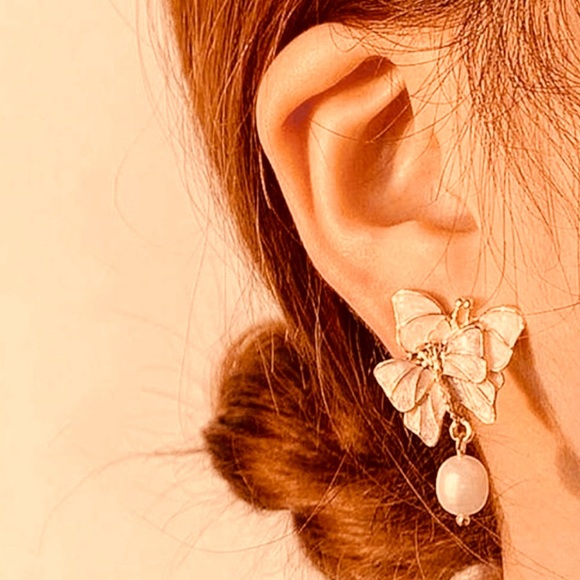 Cuddling Butterflies- Pink Purple Pastel Layered Kissing White Pearl Gold Dangle - Picture 8 of 16